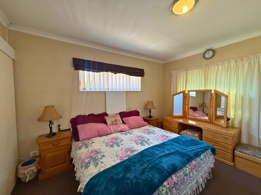 5 Bedroom Property for Sale in Country Club Western Cape